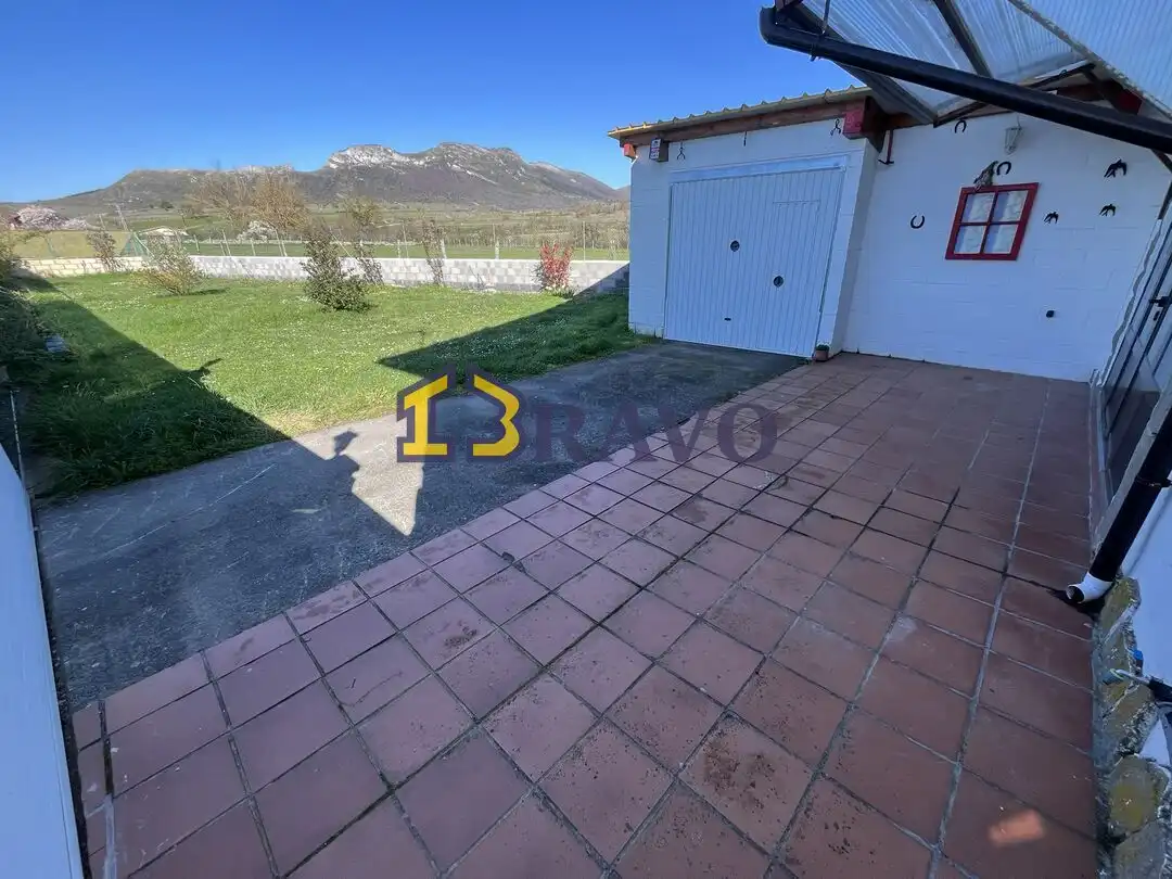 Houses for sale in Junta de Traslaloma  with Heating, Private garden and Furnished