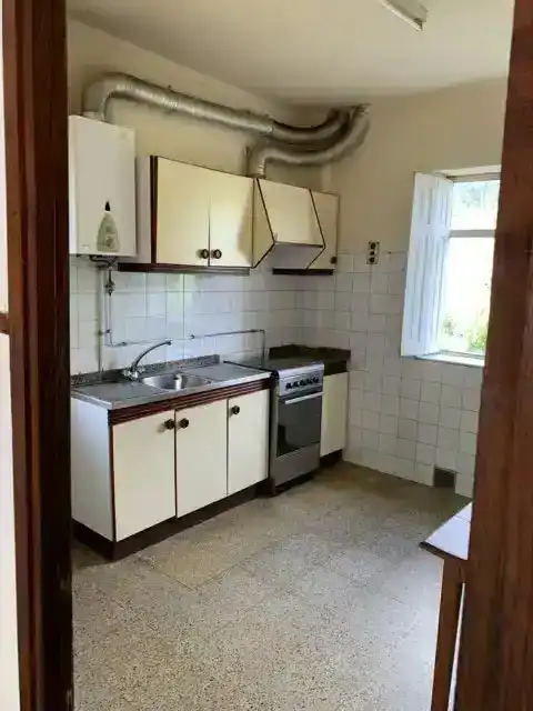 Cuina de Casa o xalet en venda en Pontevedra Capital  amb Calefacció, Jardí privat i Traster