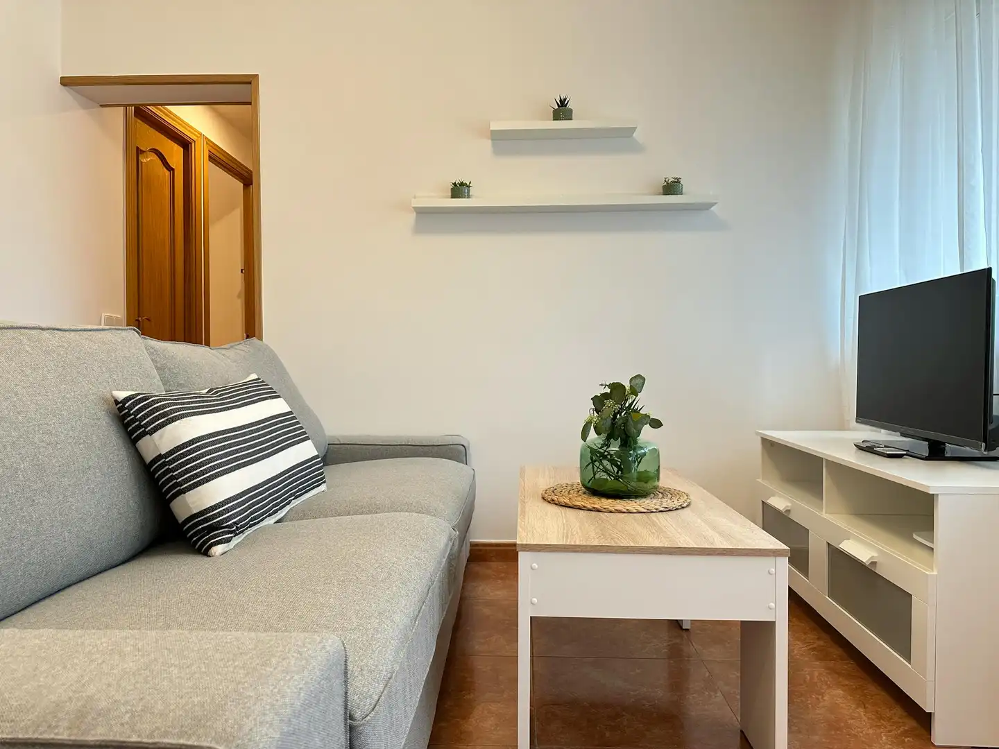 Living room of Flat for rent in Madrid  with Air Conditioner, Heating and Furnished
