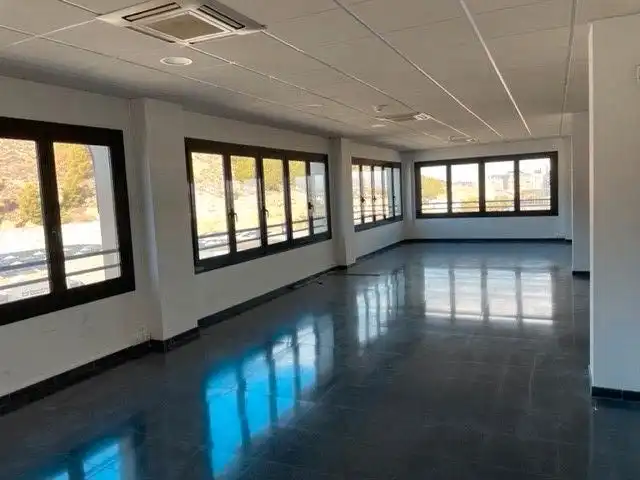 Oficina de alquiler en Lleida con Aire acondicionado