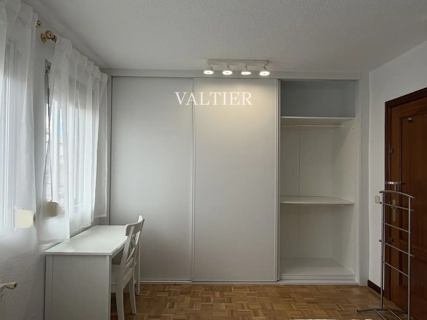 Bedroom of Attic for rent in Madrid  with Air Conditioner, Terrace and Furnished