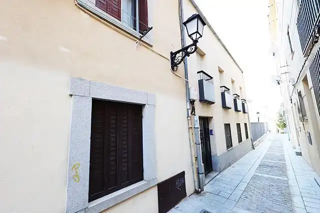 Vista exterior de Piso en venta en San Lorenzo de El Escorial con Calefacción