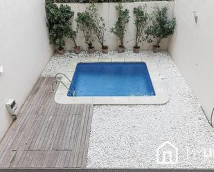 Swimming pool of Duplex for sale in  Barcelona Capital  with Air Conditioner, Heating and Terrace