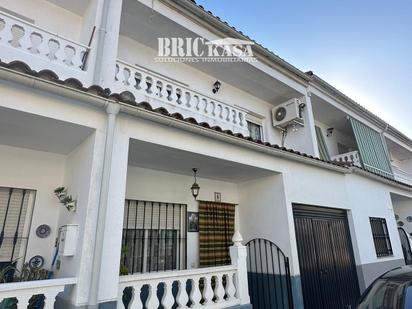 Exterior view of Single-family semi-detached for sale in Torreorgaz  with Air Conditioner, Heating and Storage room