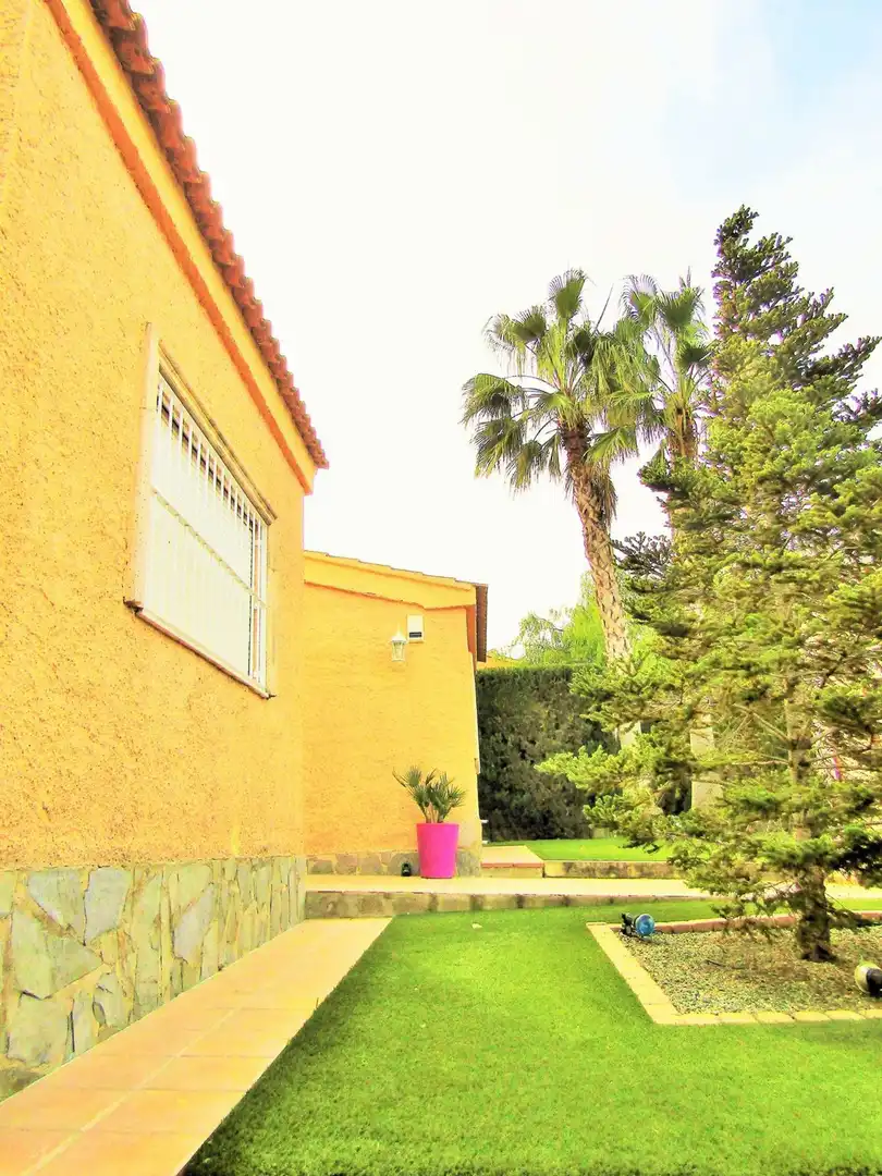 Jardín de Casa o chalet de alquiler en San Antonio de Benagéber con Aire acondicionado, Calefacción y Jardín privado