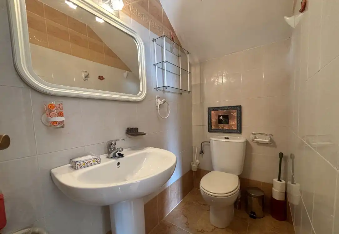 Bany de Casa o xalet de lloguer en Torrevieja amb Aire condicionat, Calefacció i Jardí privat