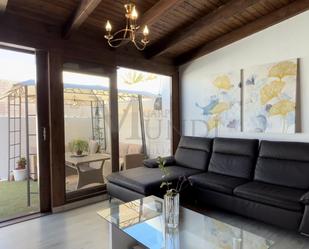 Sala d'estar de Casa adosada en venda en La Oliva amb Terrassa i Balcó