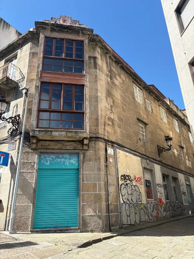 Vista exterior de Edificio en venta en Vigo 