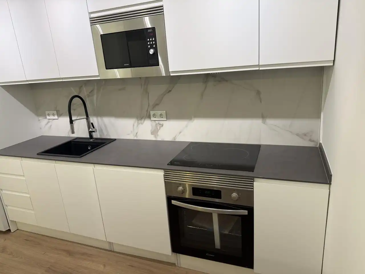 Kitchen of Flat for sale in Terrassa  with Air Conditioner, Parquet flooring and Furnished