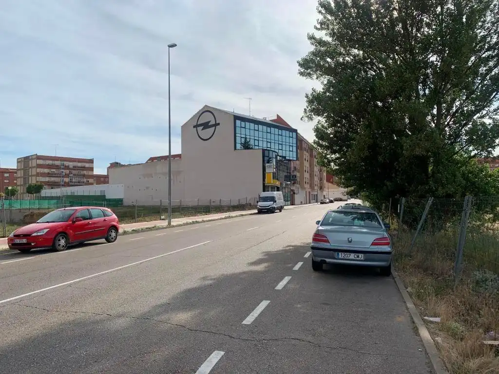 Residential land for sale in Calle Miguel Delibes, imagen 9