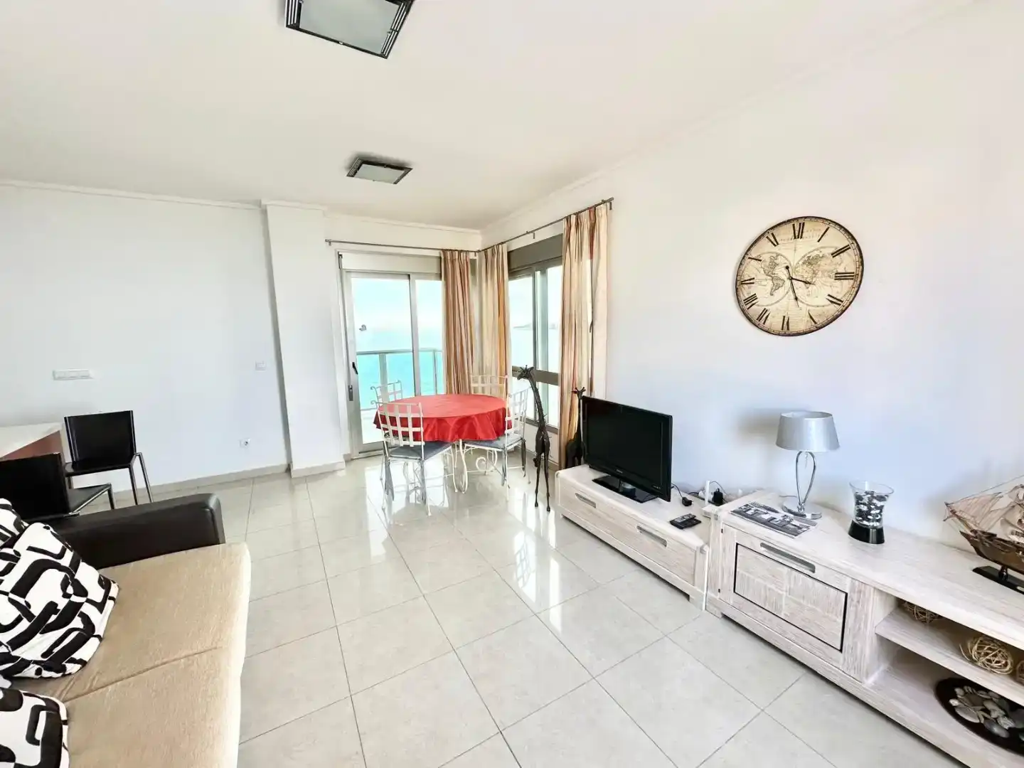 Sala d'estar de Apartament en venda en La Manga del Mar Menor amb Aire condicionat, Piscina i Balcó