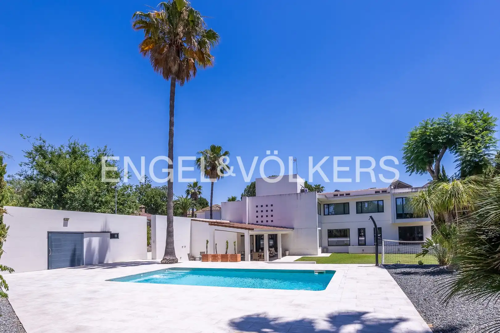 Vista exterior de Casa o chalet en venta en Dos Hermanas con Aire acondicionado, Calefacción y Jardín privado
