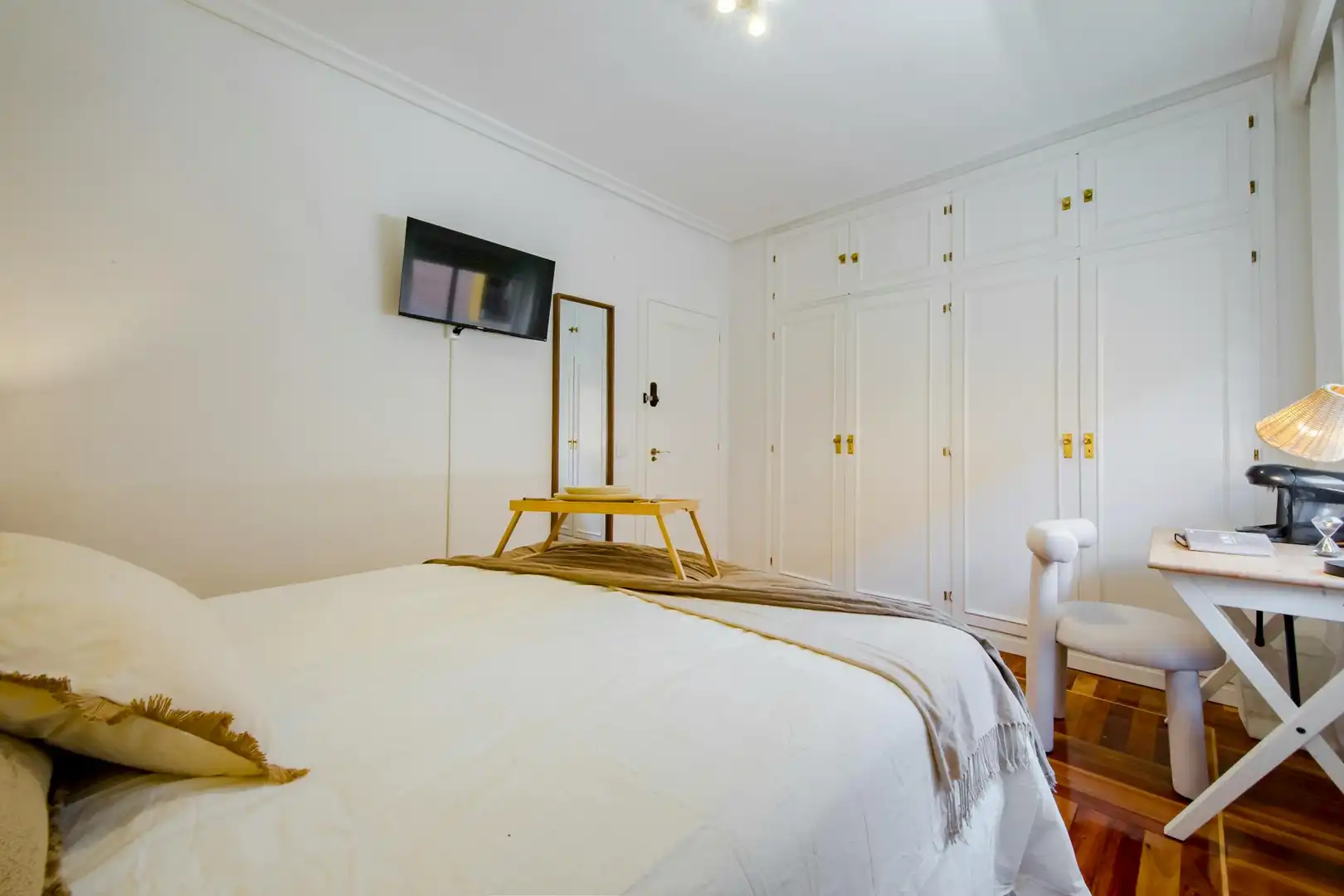 Bedroom of Flat for share in Madrid  with Air Conditioner, Heating and Washing machine