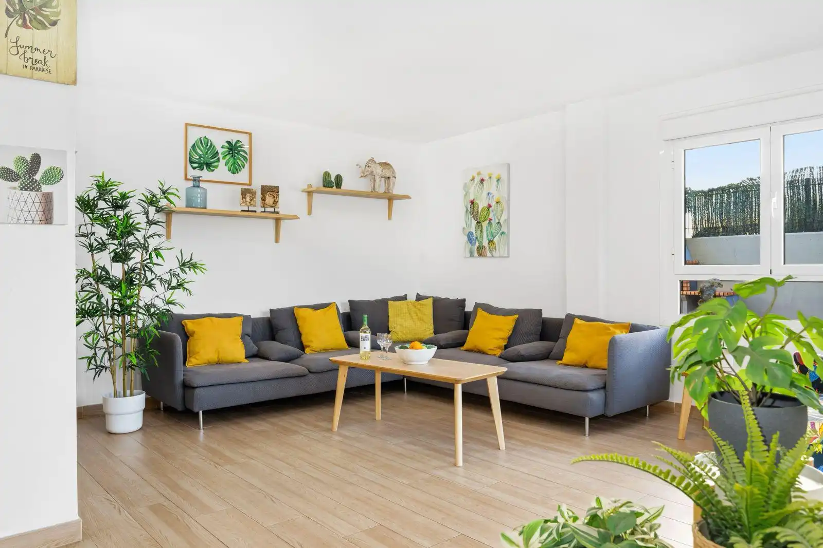 Sala d'estar de Casa o xalet de lloguer en San Miguel de Abona amb Aire condicionat, Jardí privat i Terrassa