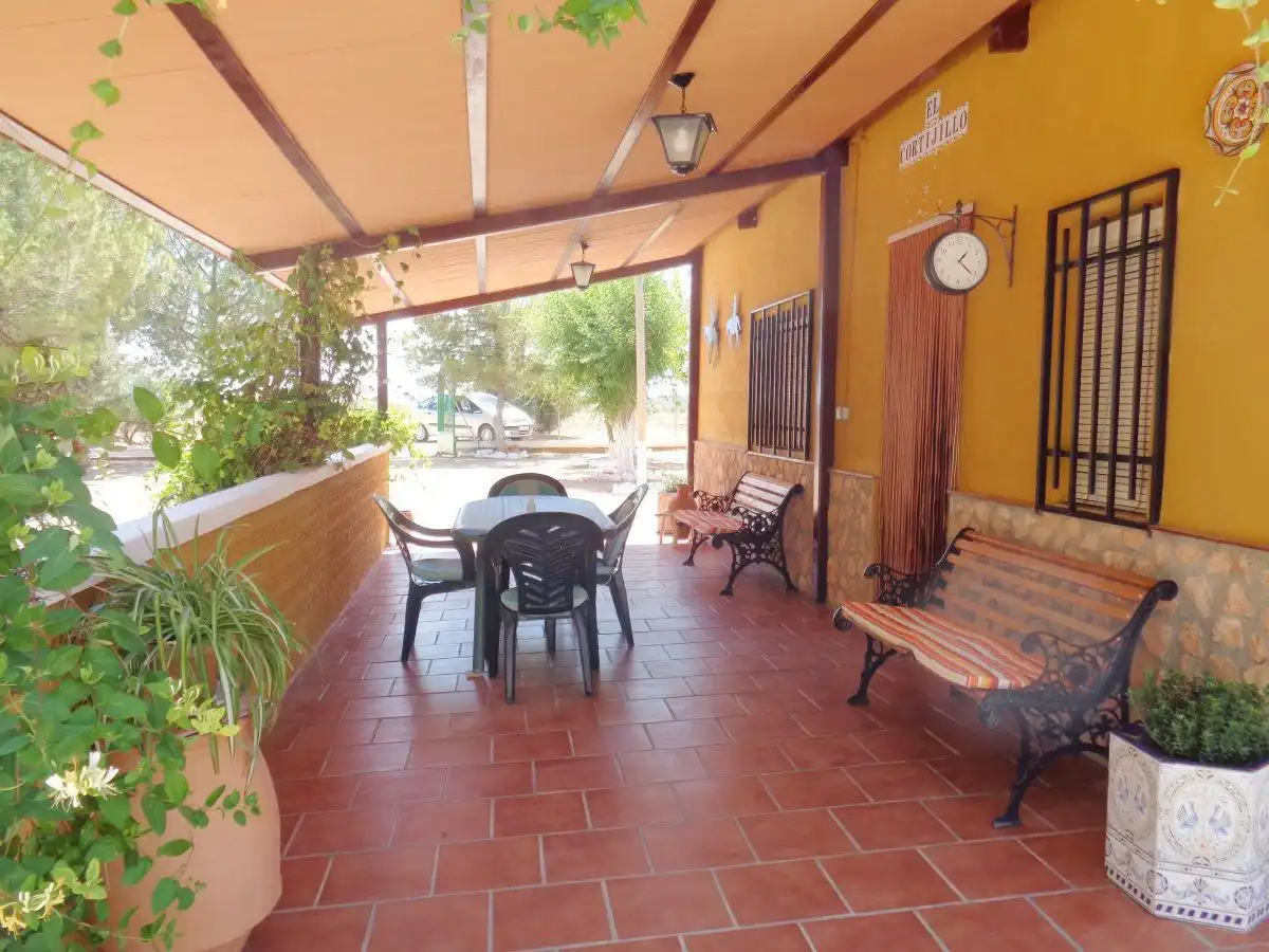 Chalet con piscina en venta en Valdepeñas