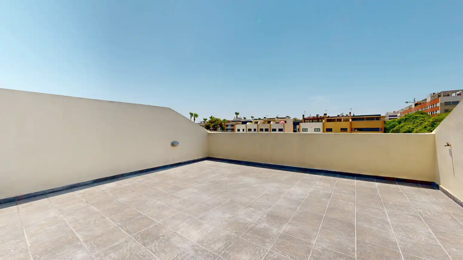 Terrassa de Casa adosada en venda en Torrent amb Aire condicionat, Calefacció i Parquet