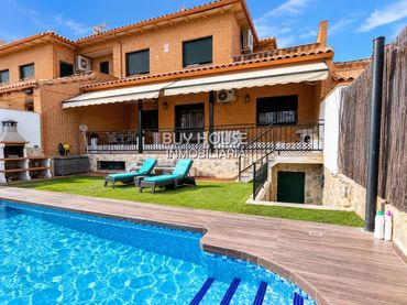Terraced house with pool for sale in Señorío de Illescas
