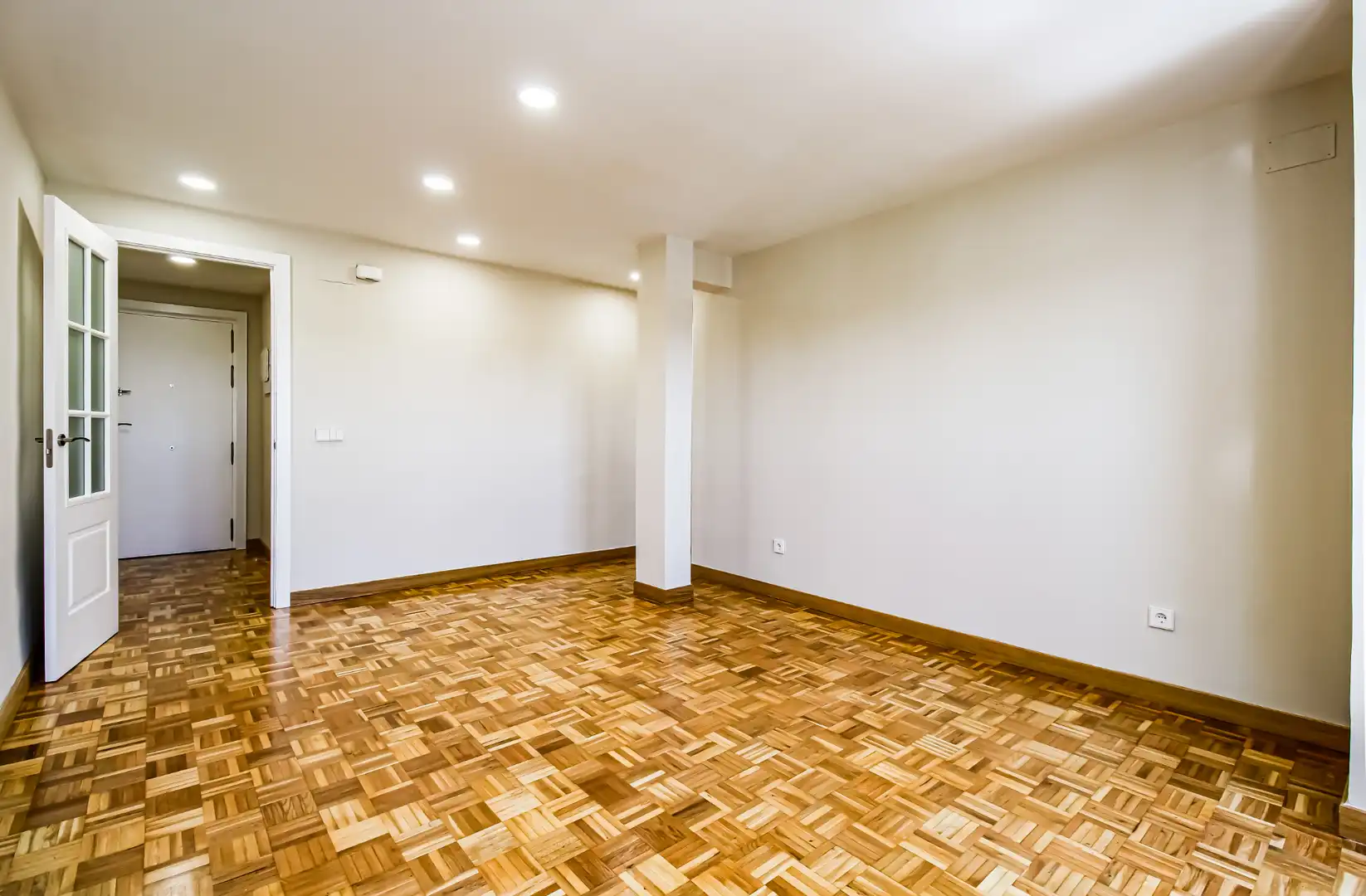 Flat for rent in Madrid  with Air Conditioner, Heating and Storage room