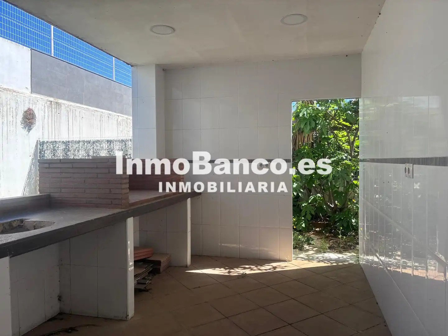 Houses for sale in Montserrat  with Private garden and Terrace