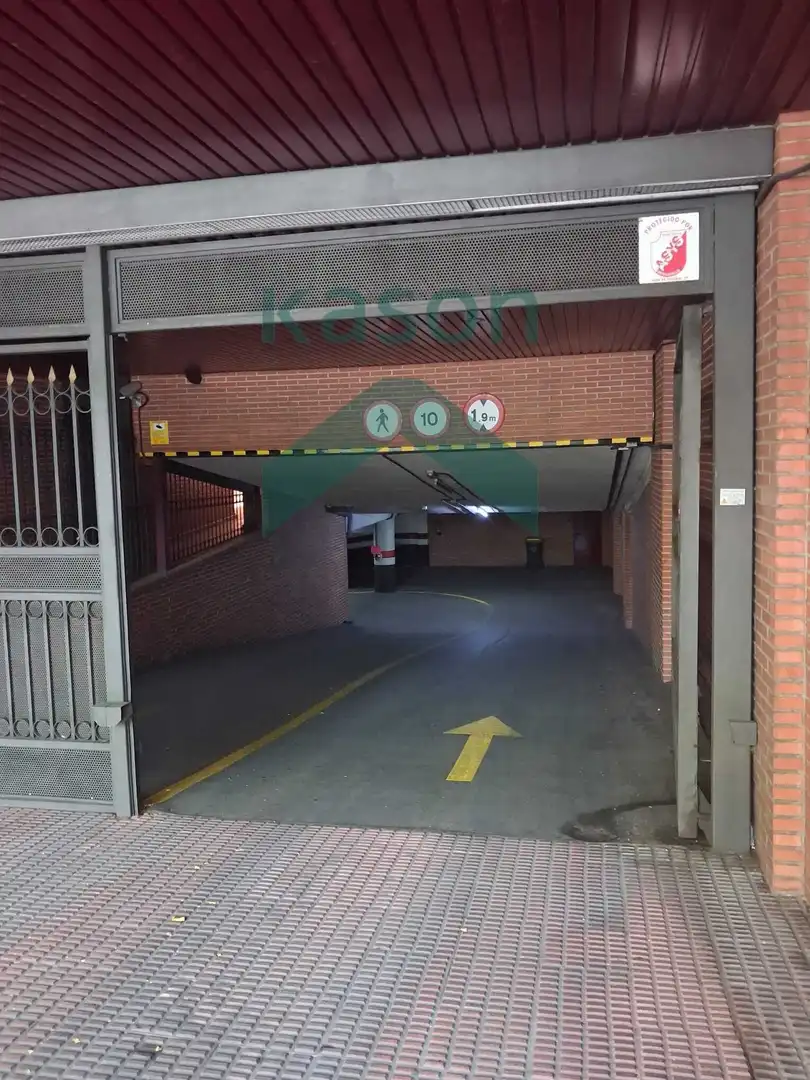 Aparcament de Garatge en venda en Madrid