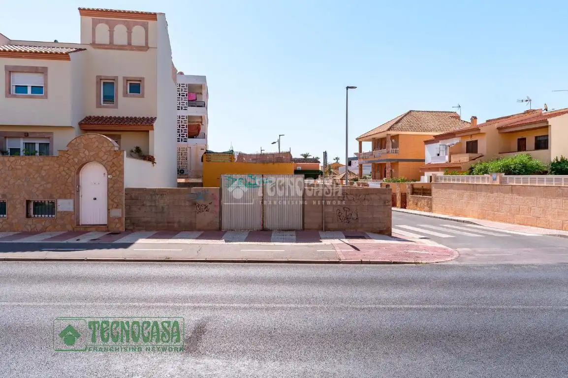 Wohnbaugrundstück zum Verkauf in Roquetas de Mar ciudad, imagen 4
