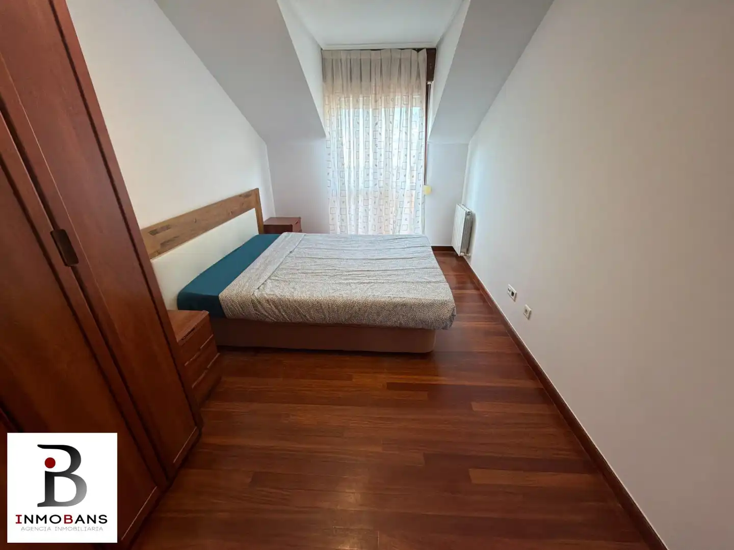 Habitación de Ático en venta en Santoña con Calefacción y Balcón