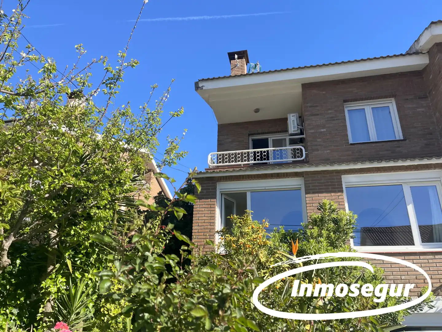 Vista exterior de Casa adosada en venda en Salou amb Aire condicionat, Calefacció i Jardí privat