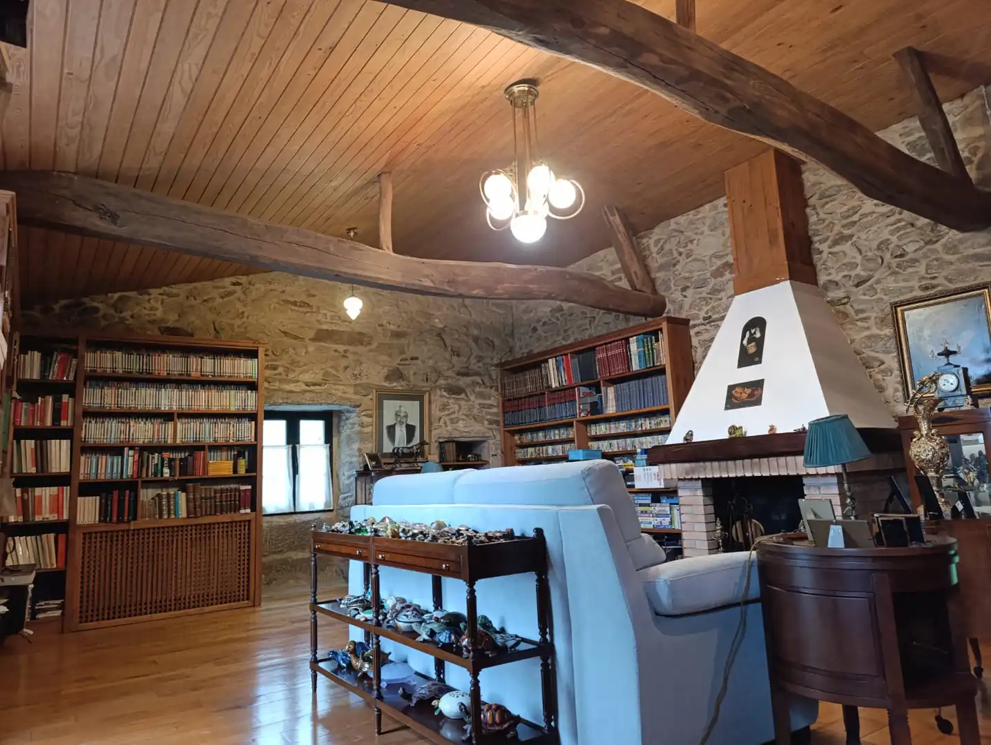 Sala d'estar de Finca rústica en venda en Carballedo amb Calefacció, Jardí privat i Terrassa