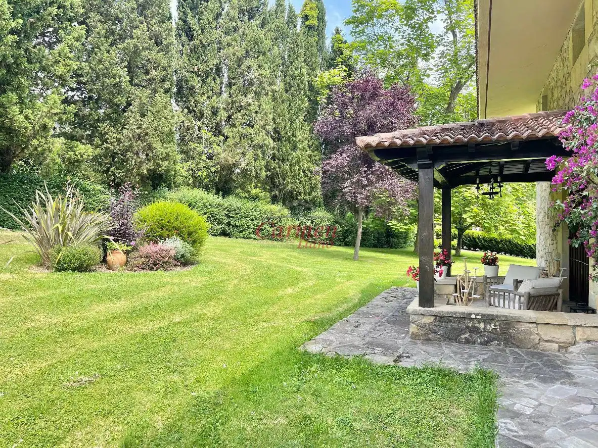 Jardín de Casa o chalet en venta en Loiu con Jardín privado, Terraza y Trastero