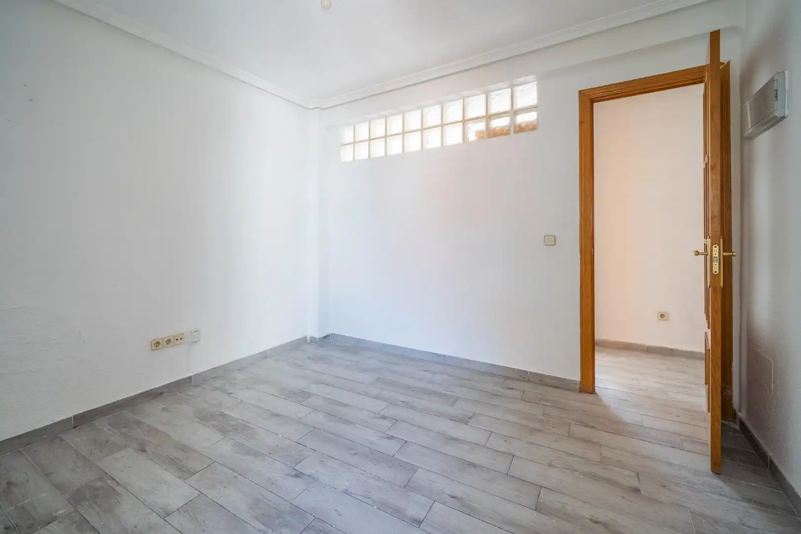 Piso en venta en Calle ATHOS, Puerta del Ángel