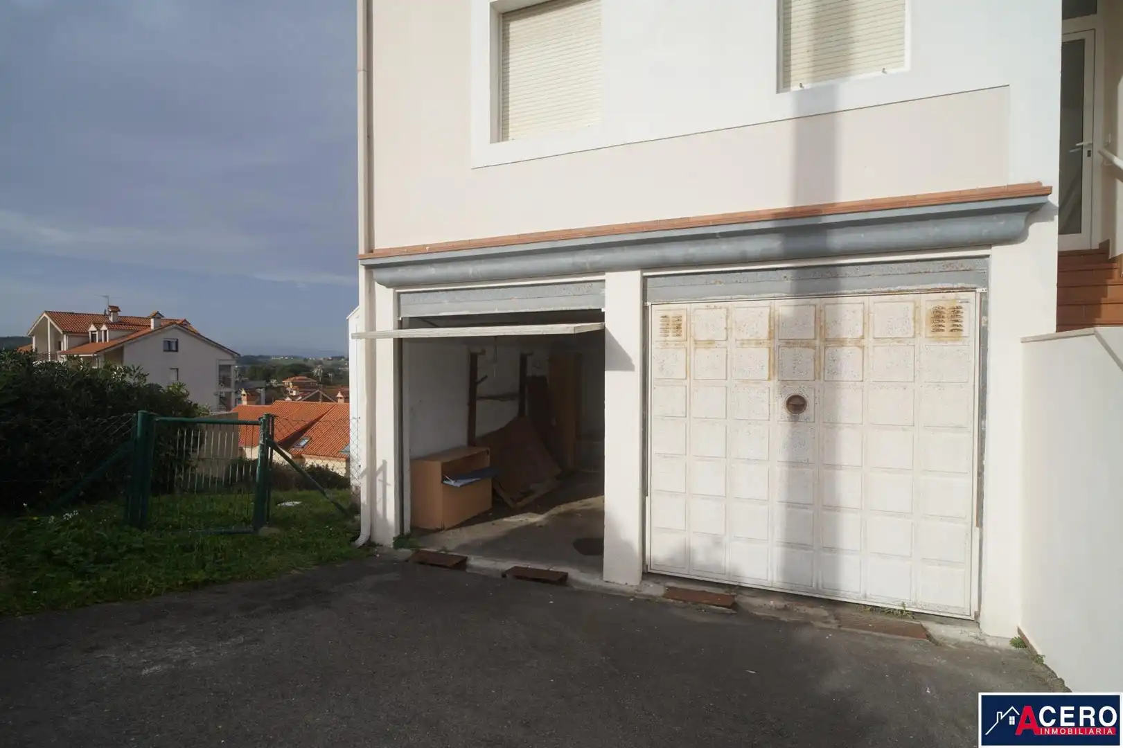 Aparcament de Planta baixa en venda en Miengo amb Balcó
