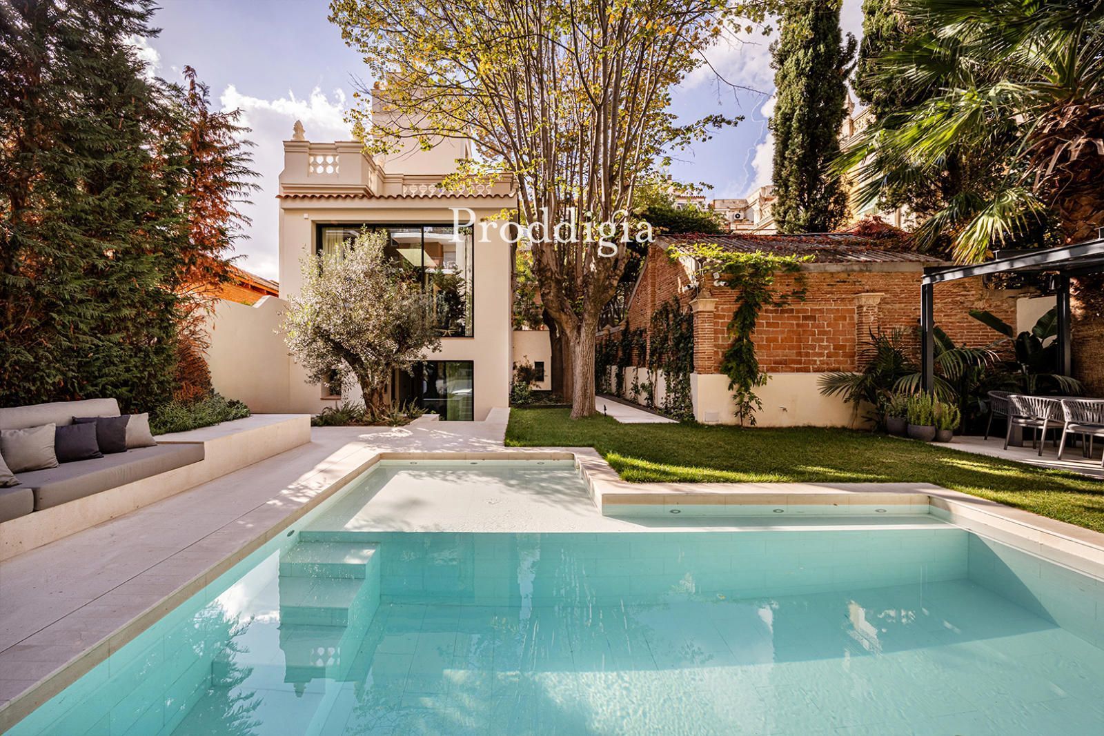 Garden of House or chalet for sale in  Barcelona Capital  with Air Conditioner, Heating and Private garden