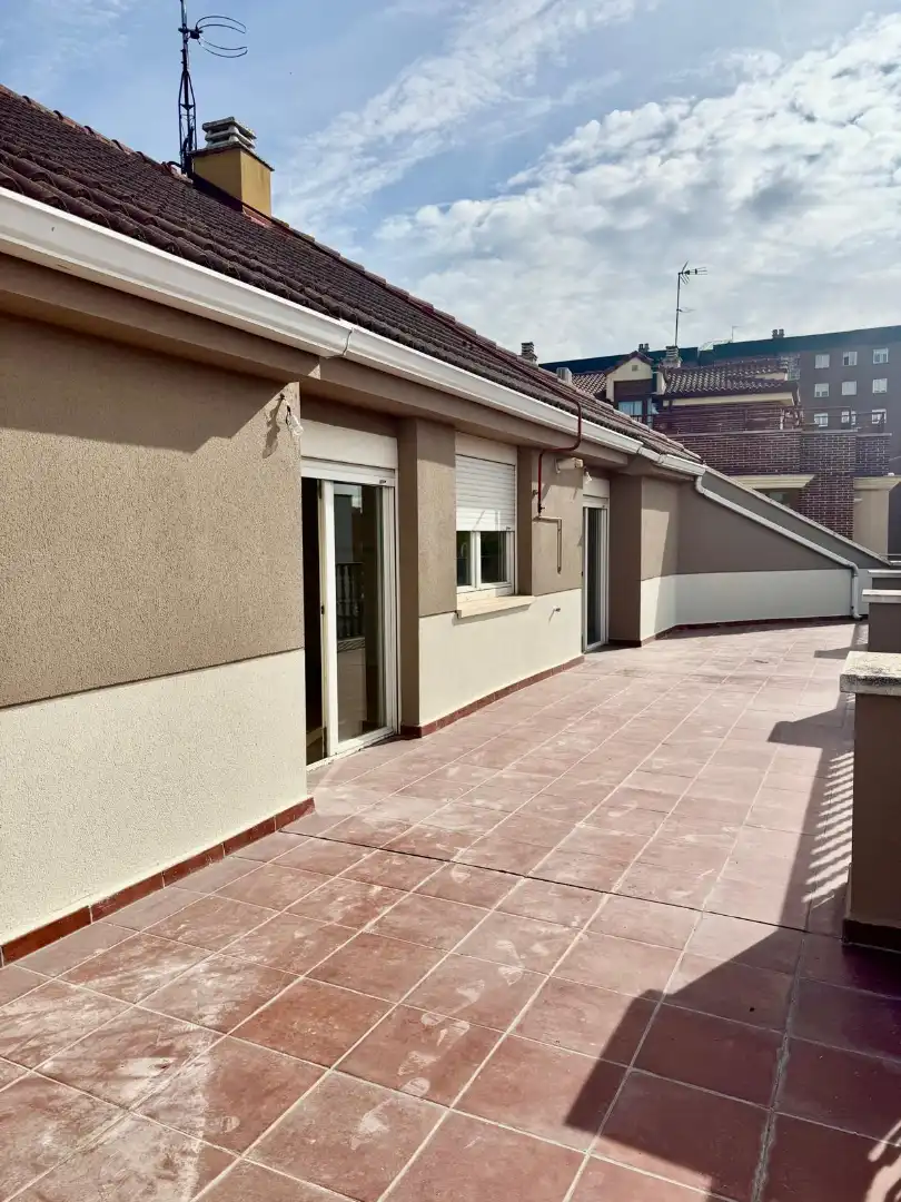 Terraza de Ático de alquiler en Venta de Baños con Calefacción y Se aceptan mascotas