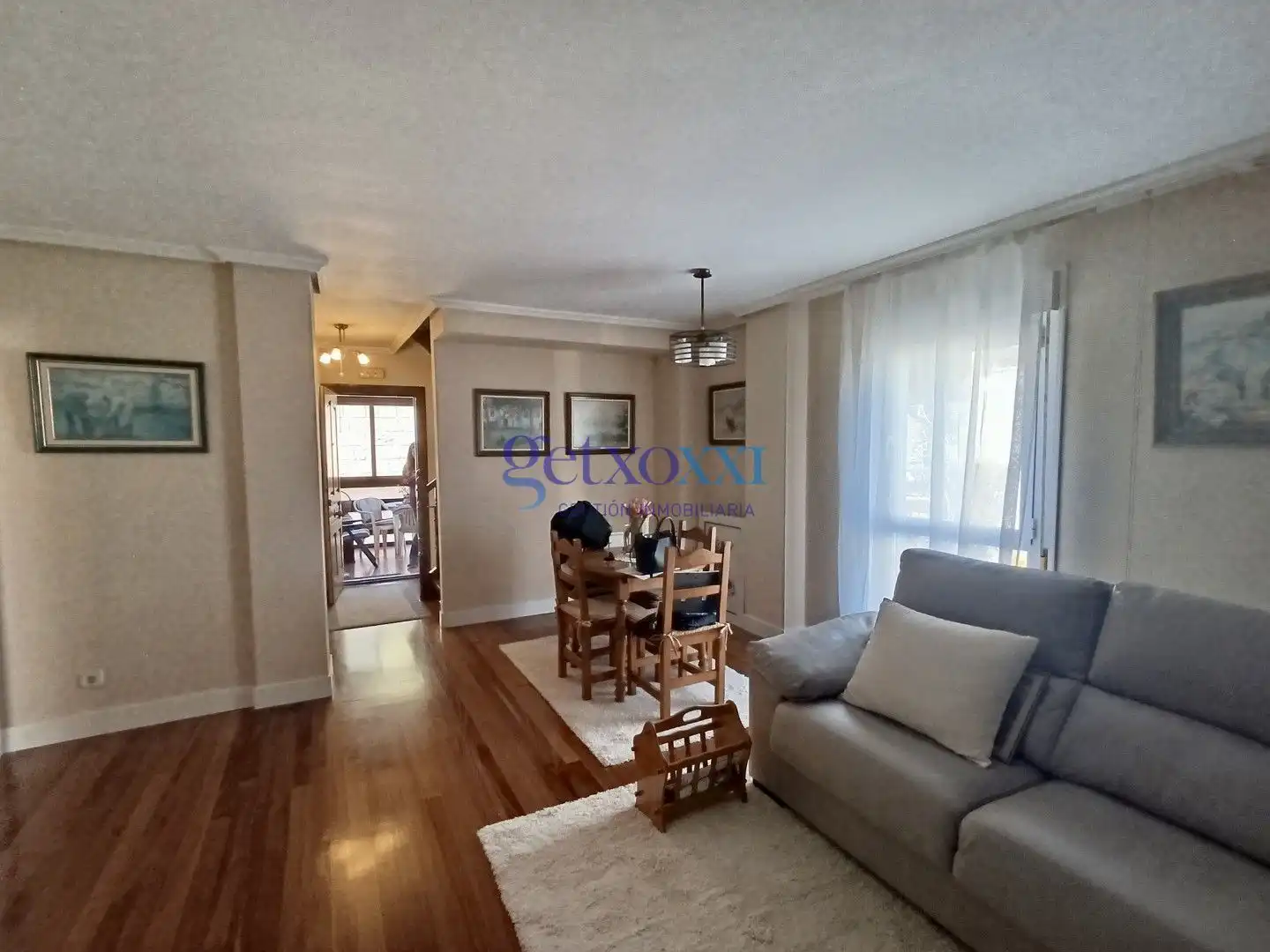Sala d'estar de Casa adosada en venda en Plentzia amb Calefacció, Jardí privat i Terrassa