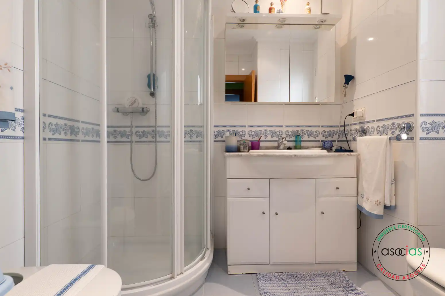 Baño de Piso en venta en Gijón  con Calefacción y Parquet