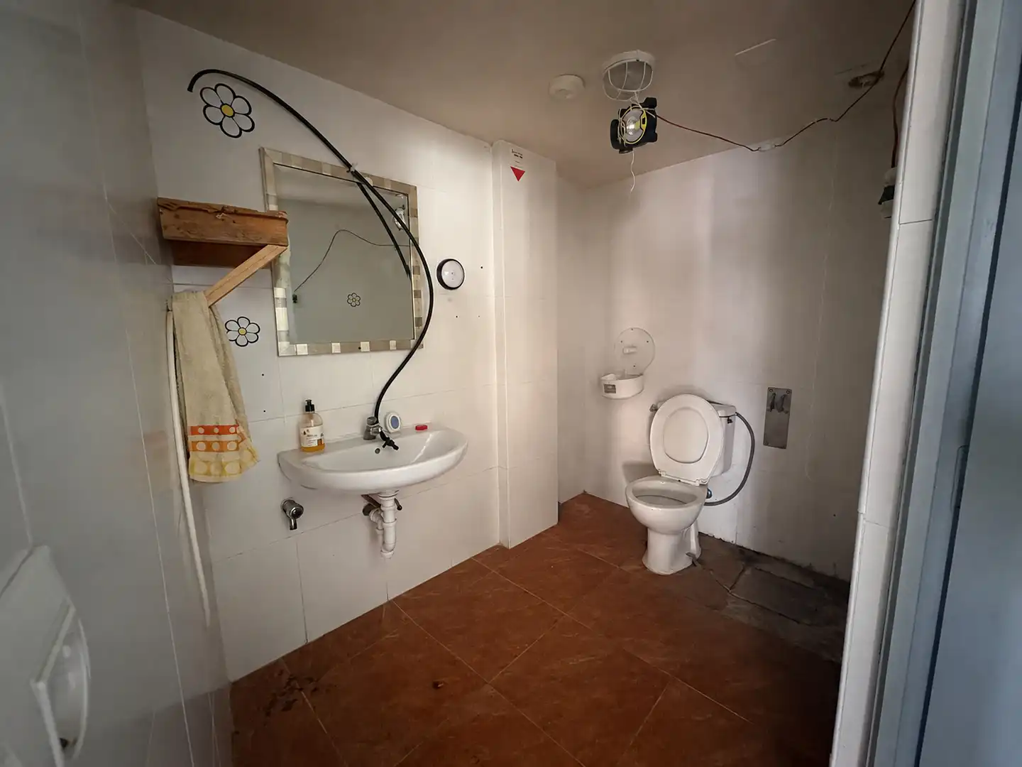 Badezimmer von Geschaftsraum zum Verkauf in Murcia mit Klimaanlage und Möbliert