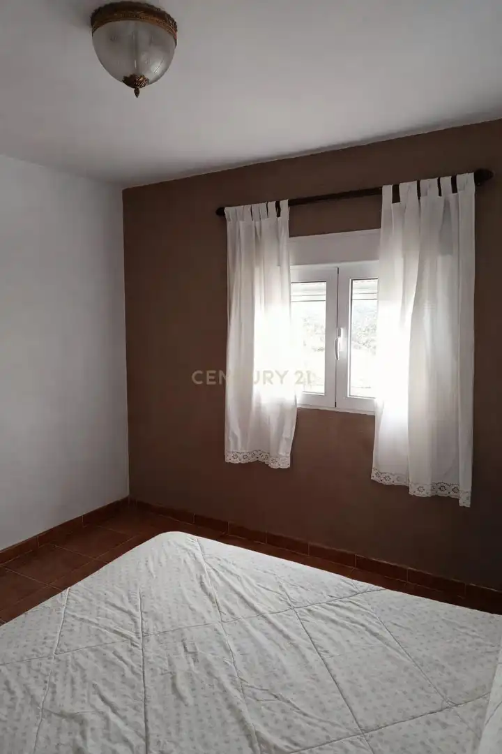 Habitación de Casa adosada en venta en Herrera de Alcántara con Trastero