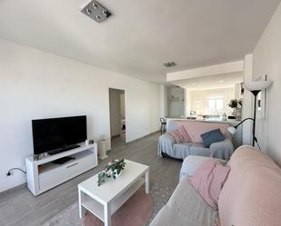 Sala d'estar de Apartament de lloguer en Torremolinos amb Aire condicionat i Terrassa