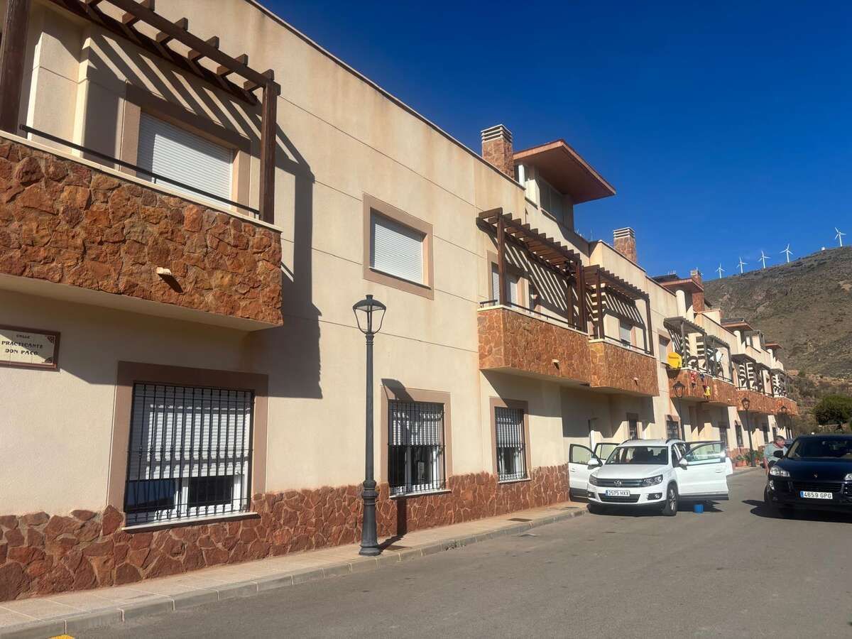 Außenansicht von Wohnung zum verkauf in Enix