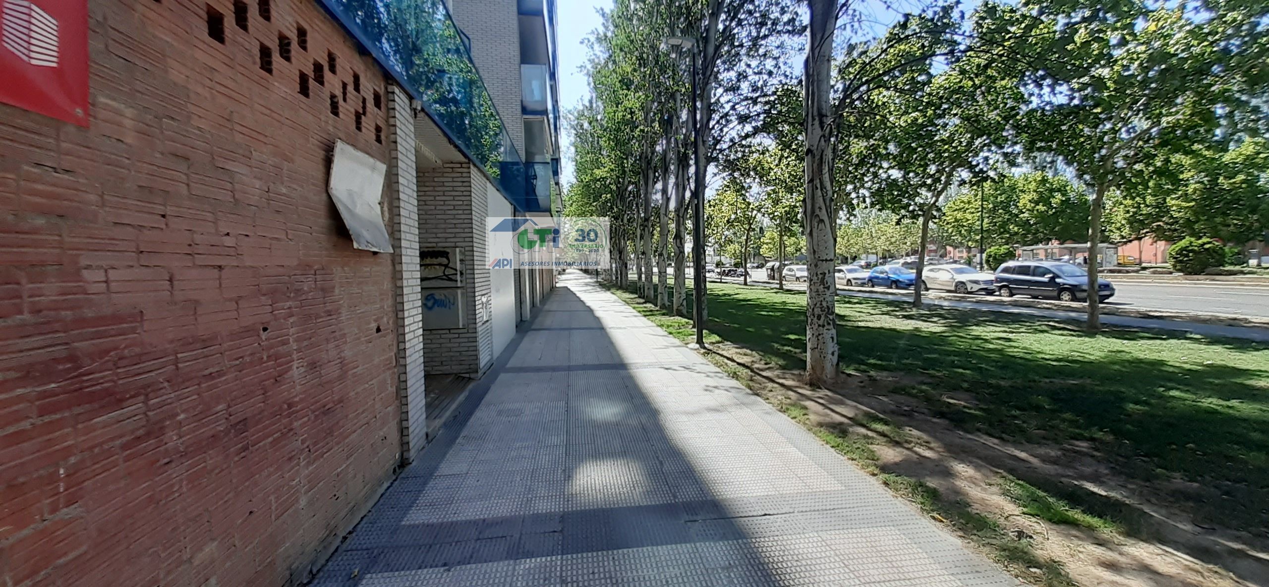 Exterior view of Premises for sale in  Zaragoza Capital