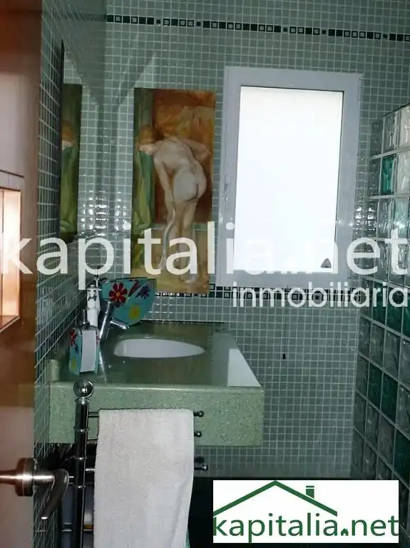 Bathroom of Houses for sale in Alcoy / Alcoi  with Heating, Private garden and Parquet flooring