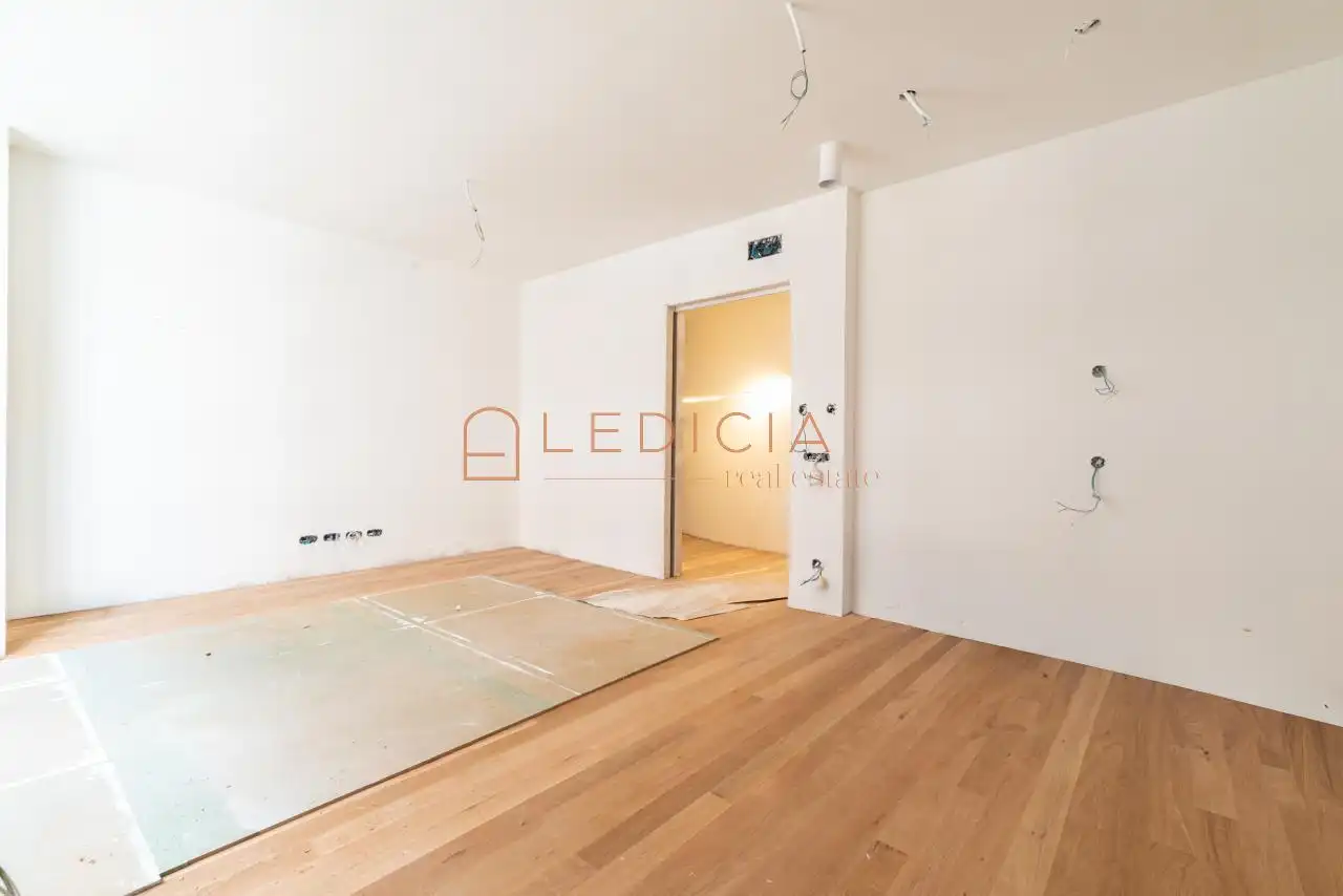Flat for sale in Vigo   with Heating, Terrace and Furnished