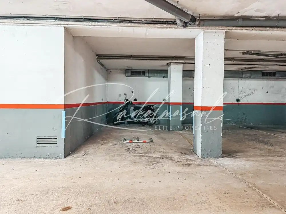 Parking de Piso en venta en Salou con Calefacción, Terraza y Amueblado