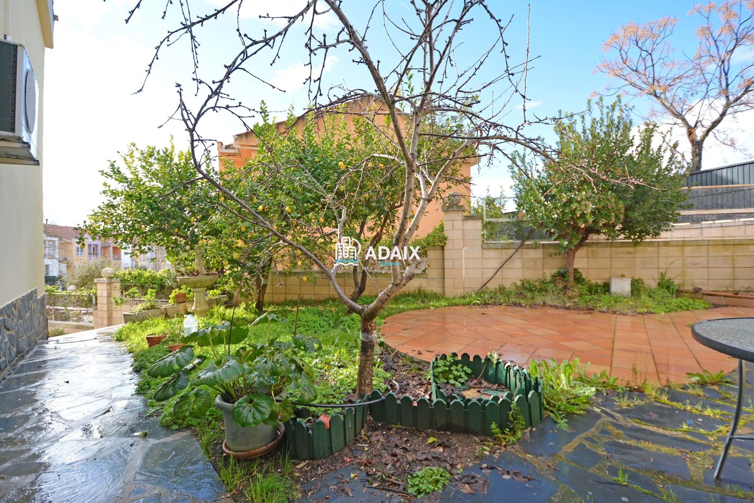 Garden of House or chalet for sale in Cáceres Capital  with Air Conditioner, Heating and Terrace