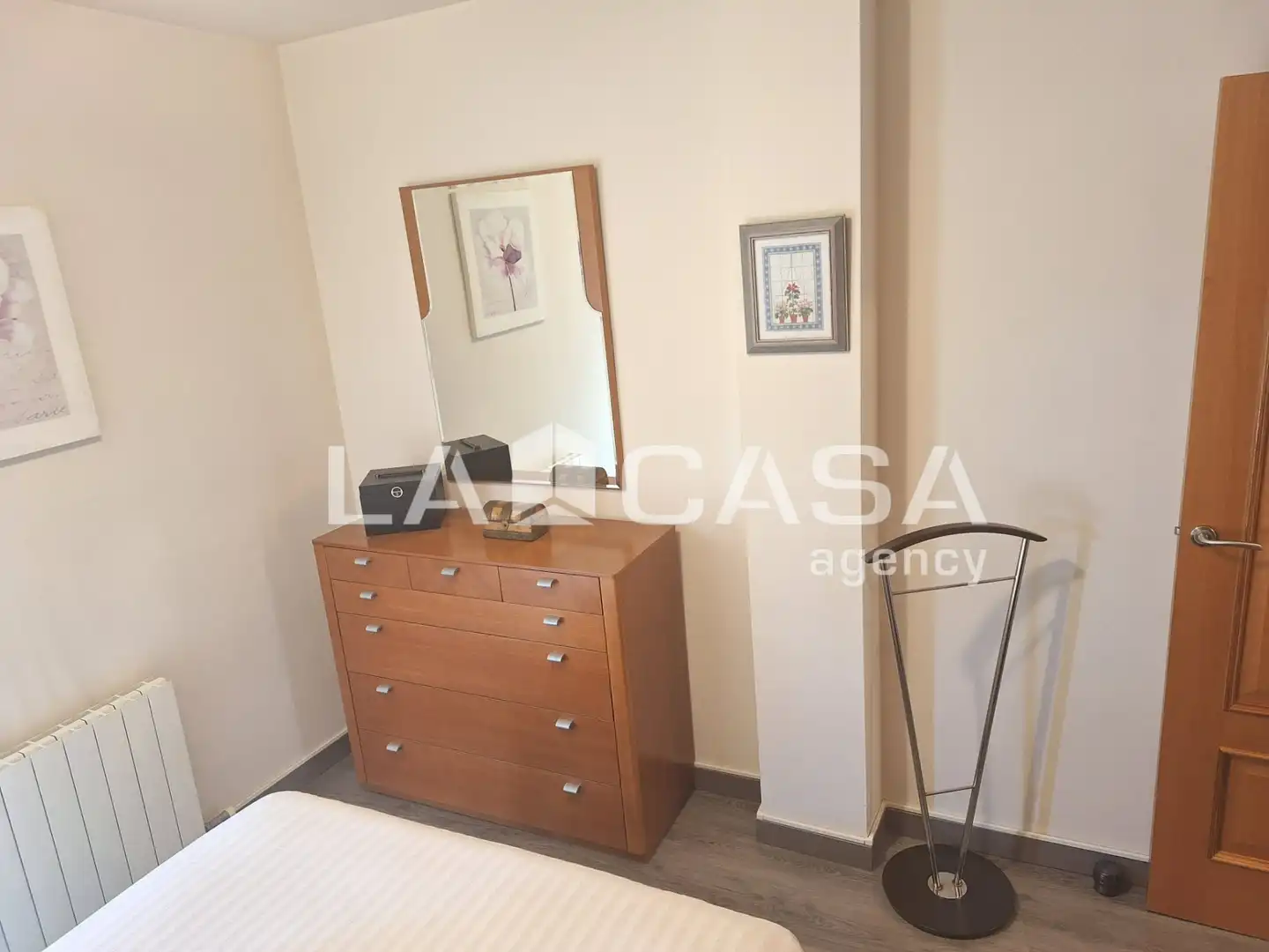 Bedroom of Flat for sale in Santa Coloma de Gramenet  with Parquet flooring