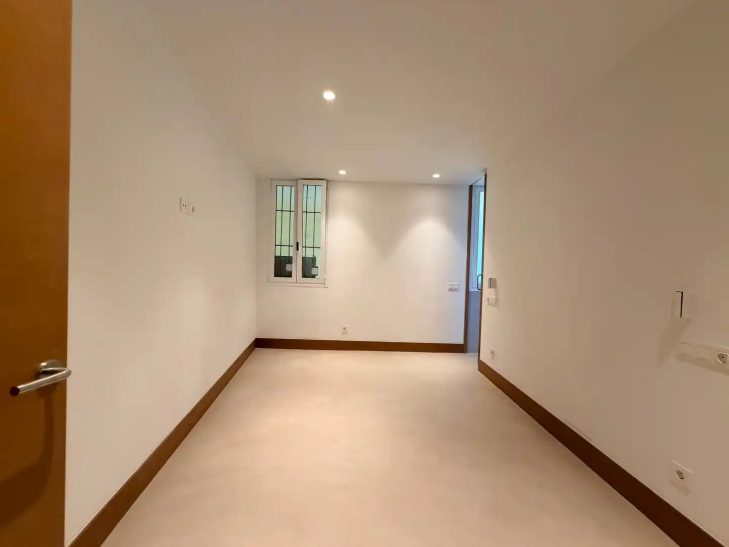 Flat for sale in Madrid  with Air Conditioner, Heating and Balcony