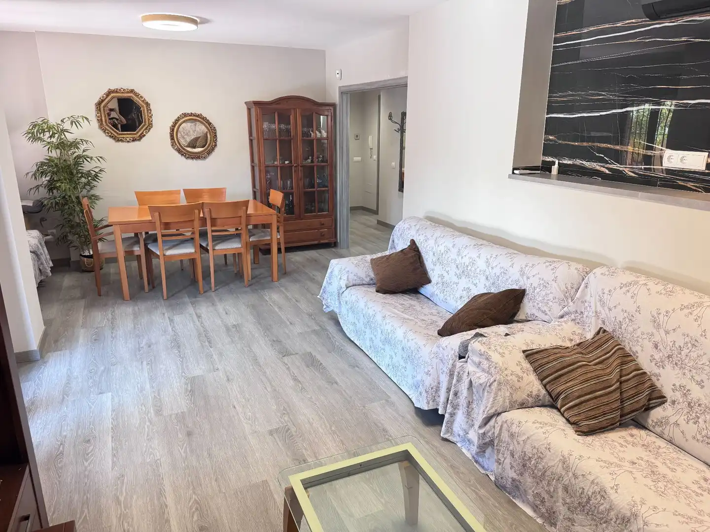 Sala de estar de Casa o chalet en venta en Roquetas de Mar con Aire acondicionado, Jardín privado y Terraza