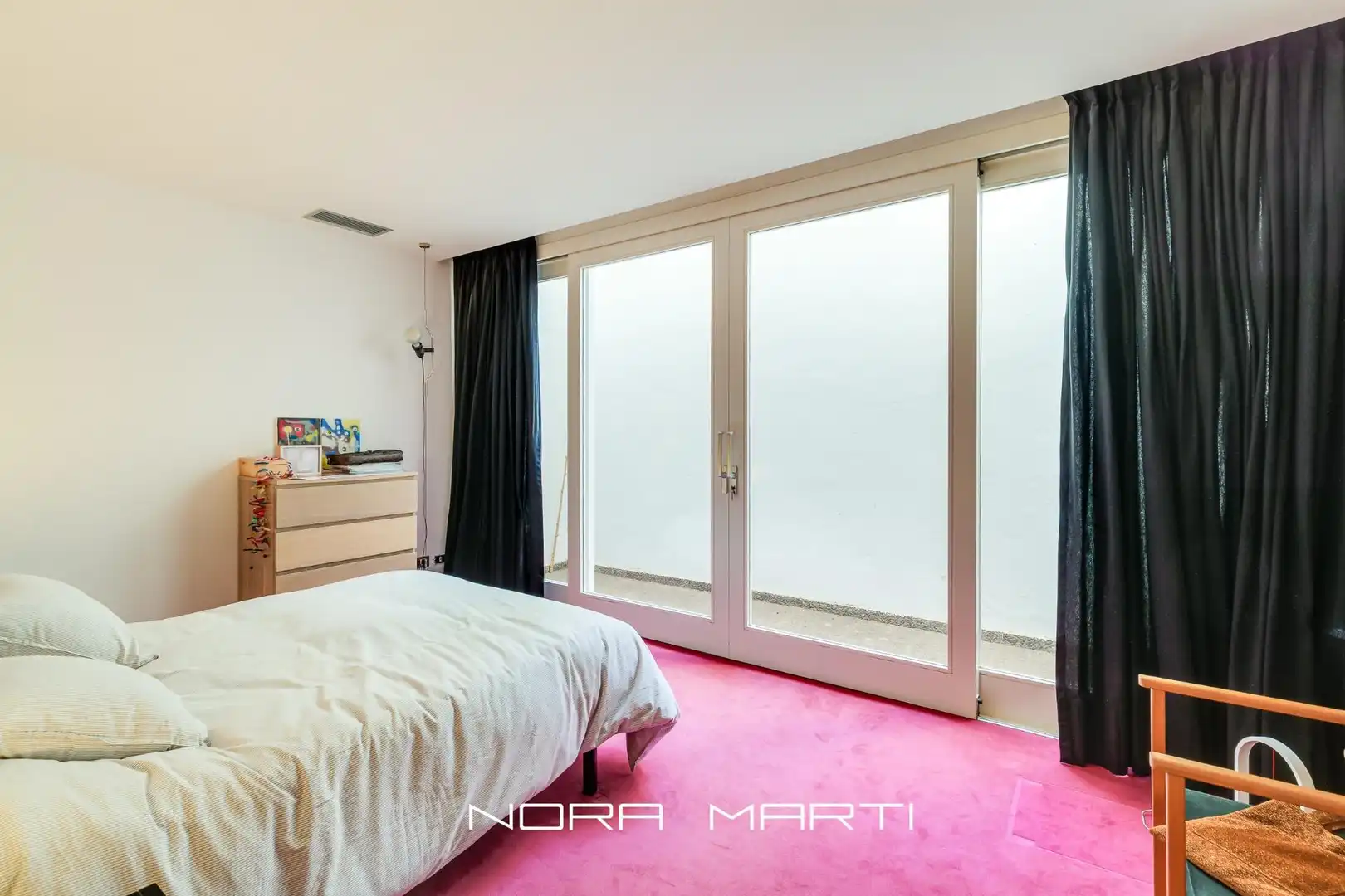 Dormitori de Planta baixa en venda en Barcelona amb Aire condicionat, Calefacció i Terrassa