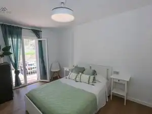 Dormitori de Pis de lloguer en Almuñécar amb Aire condicionat, Terrassa i Moblat