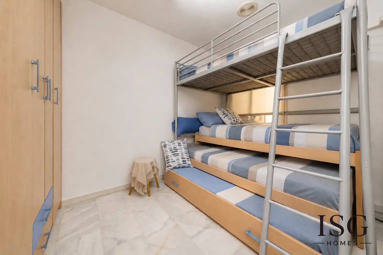 Habitación de Apartamento en venta en Torrevieja con Trastero, Balcón y Piscina comunitaria